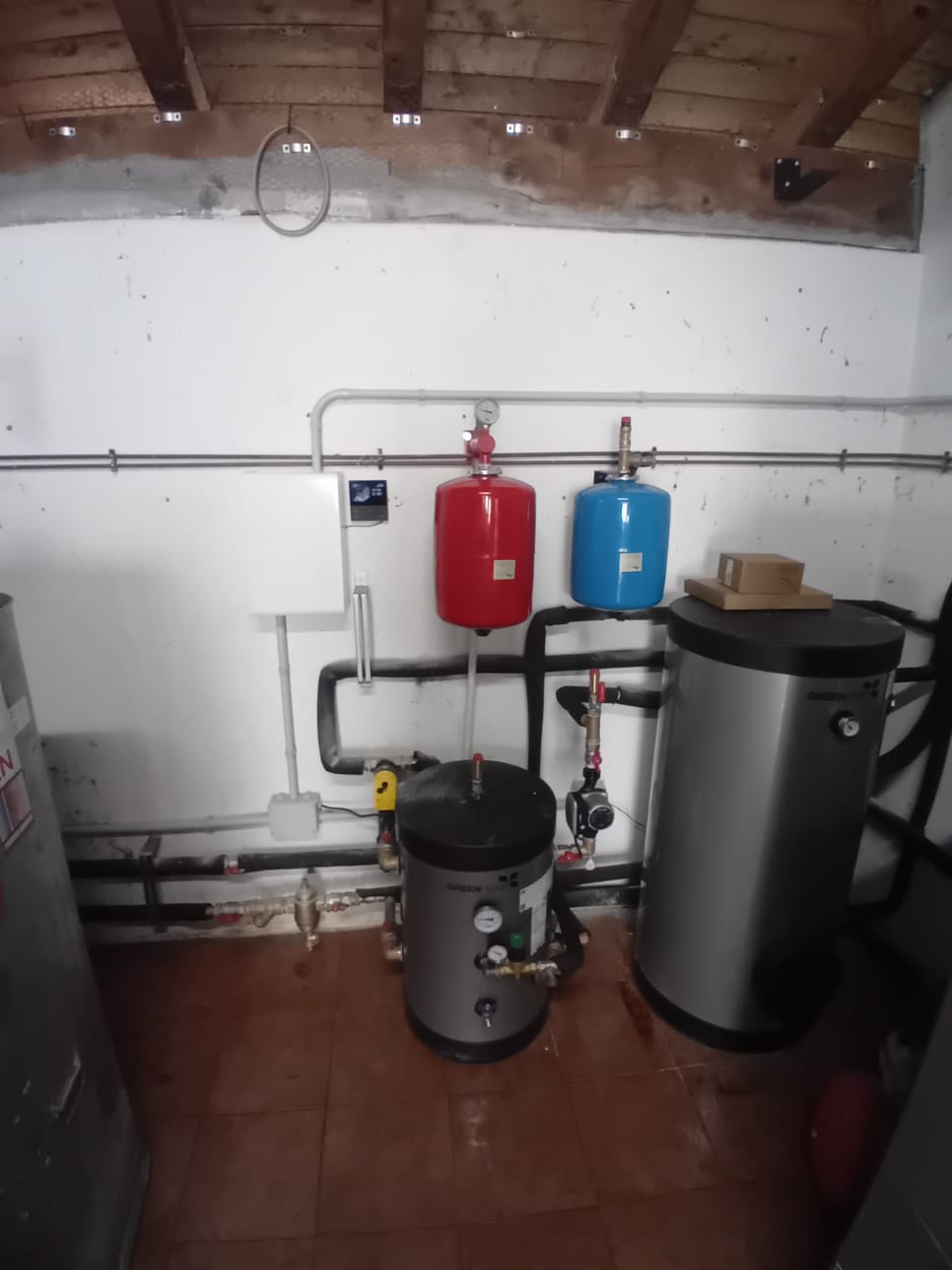 AEROTERMIA KOSNER INSTALACIÓN INTERIOR EN CASERIO EN URDAX (NAVARRA)